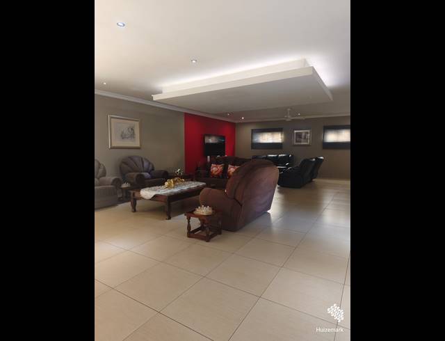 5 BEDROOM HOUSE FOR SALE IN VAALPARK